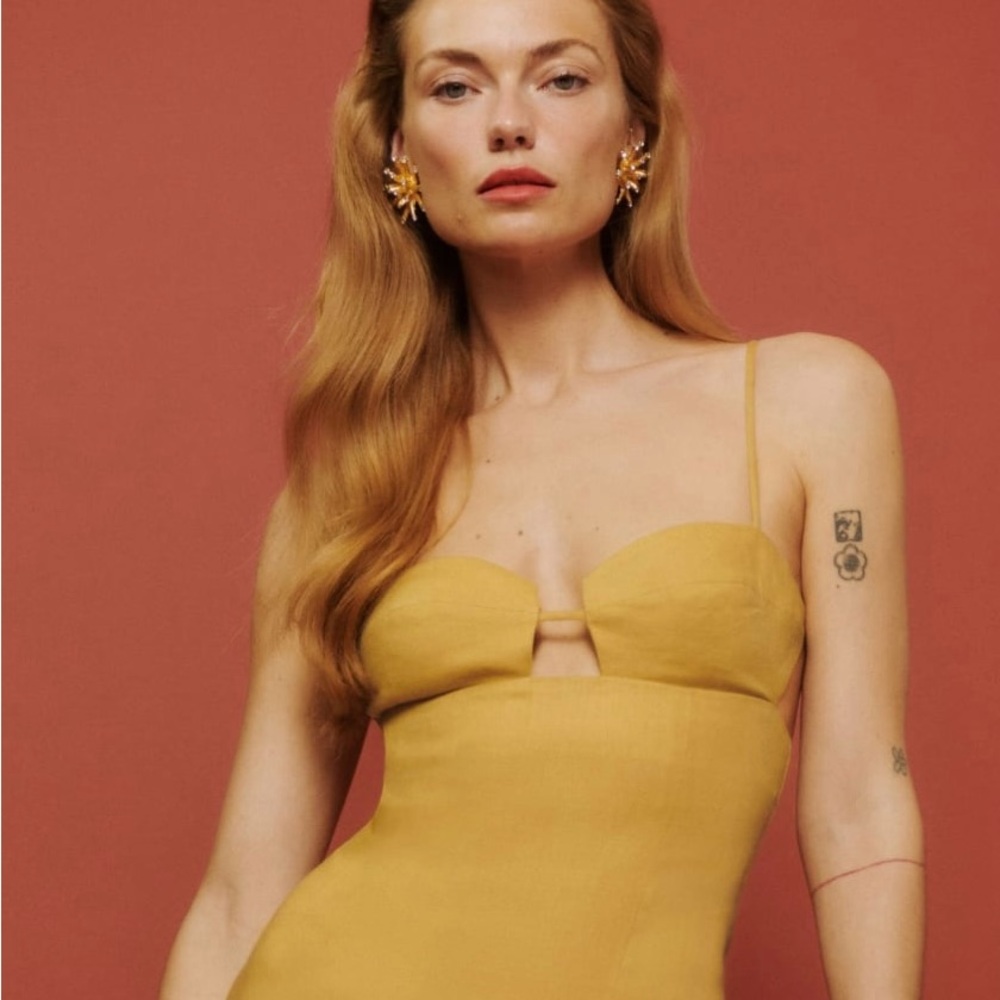 Brand new never worn Reformation Malibu Linen Dress.